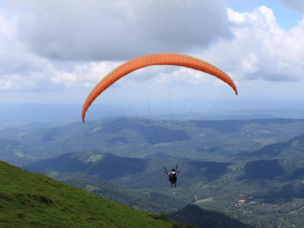 Paragliding saputara